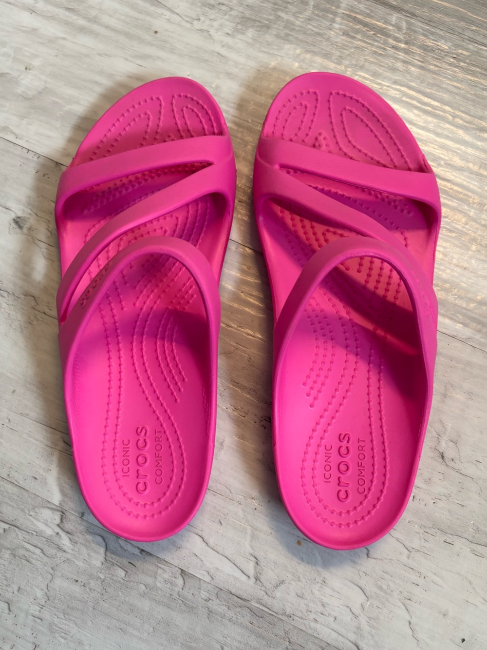 CROCS Women's Kadee II Strappy Sandals Hot Pink Size 8